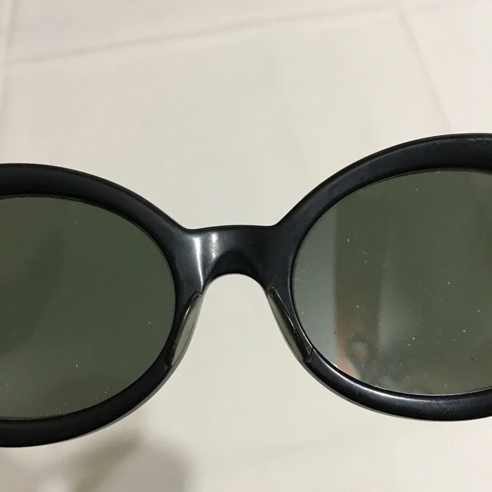 Vintage Ray-Ban B&L Bewitching Sunglasses Womens Black Oval